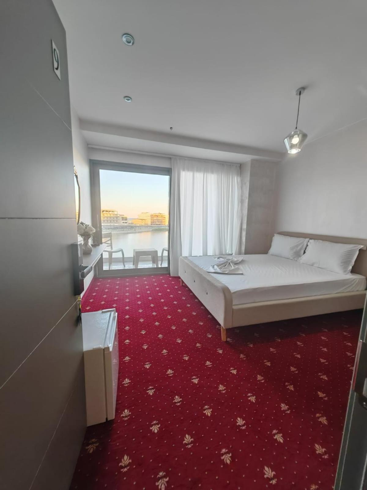 Deluxe Double Room with Balcony and Sea View